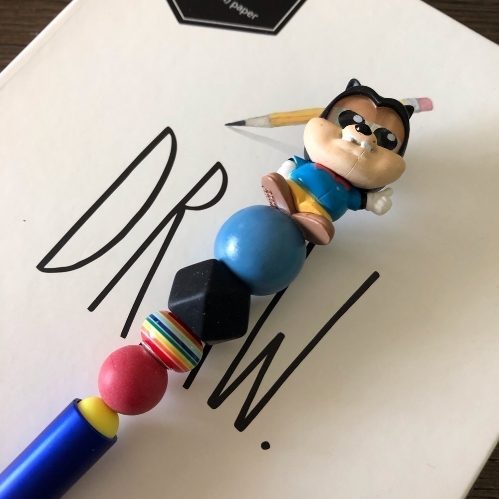 Disney Doorables: A Goofy Movie: Pete handmade beaded pen